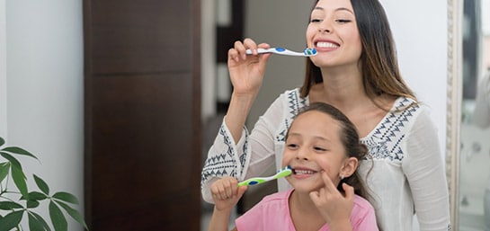 Enseña a tus hijos a cuidar sus dientes
